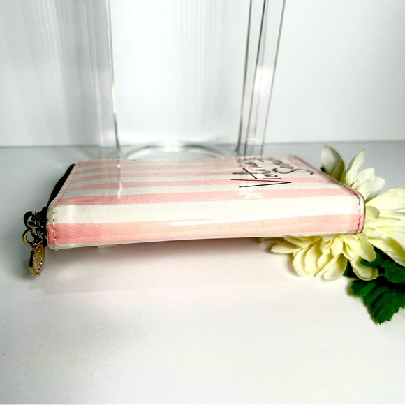 Victoria’s Secret Striped Zip Around Make Up Case Pink White Patent Mirror NWOT - Picture 6 of 6
